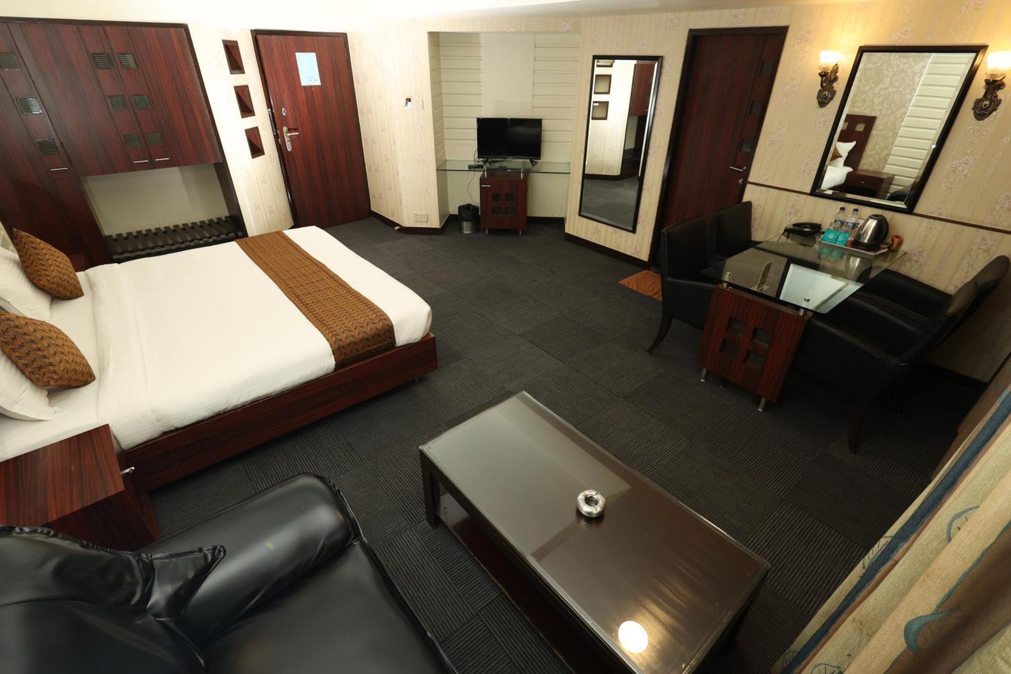 Quaint Suites Hotel & Banquet مومباي المظهر الخارجي الصورة