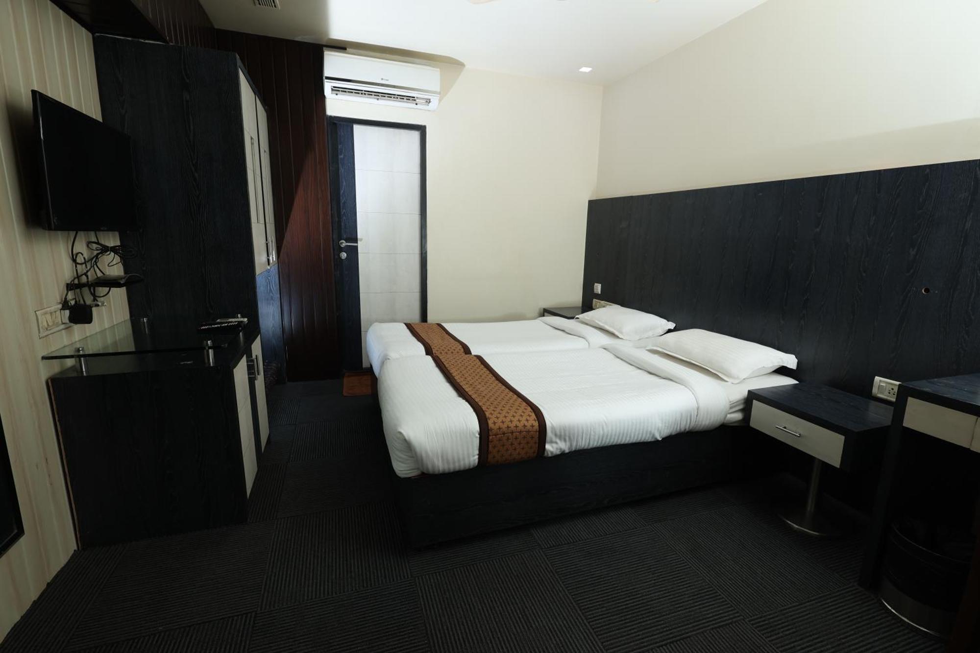 Quaint Suites Hotel & Banquet مومباي المظهر الخارجي الصورة