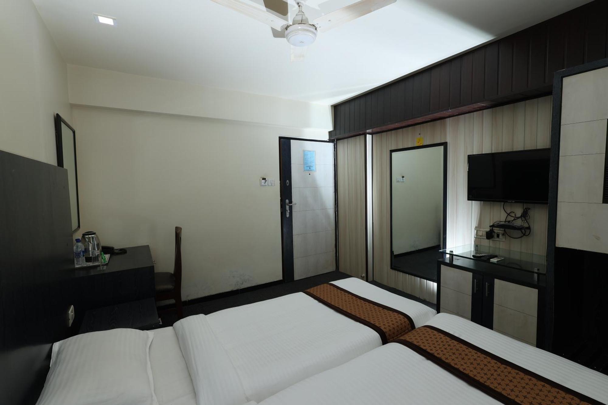 Quaint Suites Hotel & Banquet مومباي المظهر الخارجي الصورة