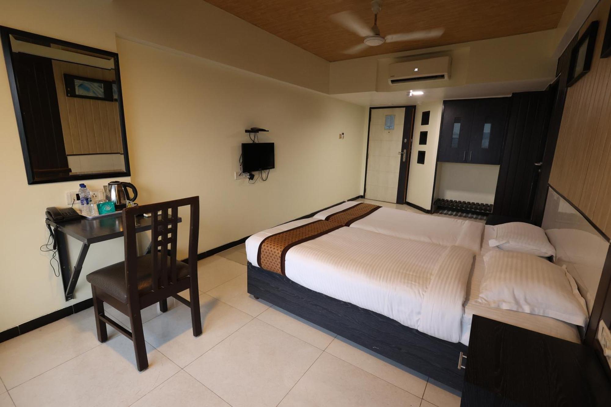 Quaint Suites Hotel & Banquet مومباي المظهر الخارجي الصورة